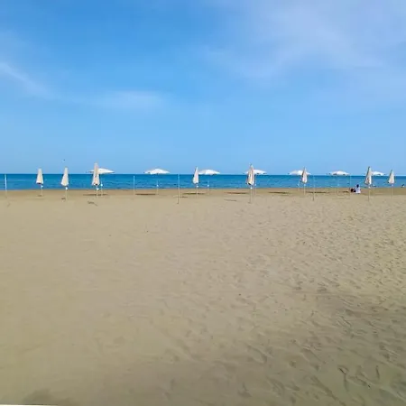 Luxury Maisonette - Ea View, Gym- 5 Min From Lägenhet Larnaca