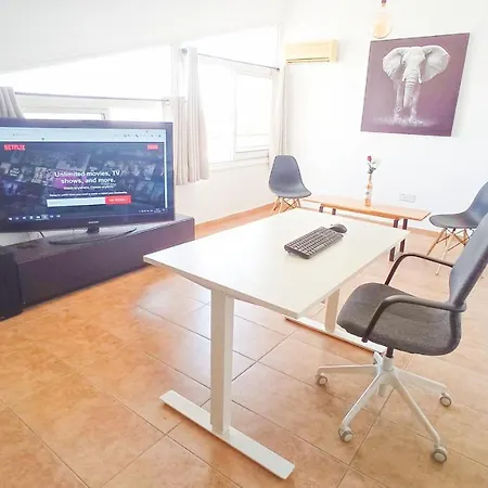 Luxury Maisonette - Ea View, Gym- 5 Min From Ларнака