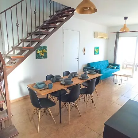Luxury Maisonette -sea View, Netflix, Gym- 5 Min From * Larnaca