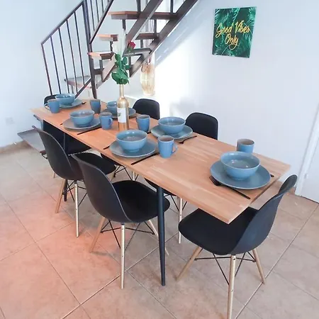 Apartment Luxury Maisonette -sea View, Netflix, Gym- 5 Min From Larnaca