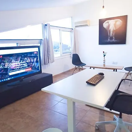 Apartment Luxury Maisonette -sea View, Netflix, Gym- 5 Min From *