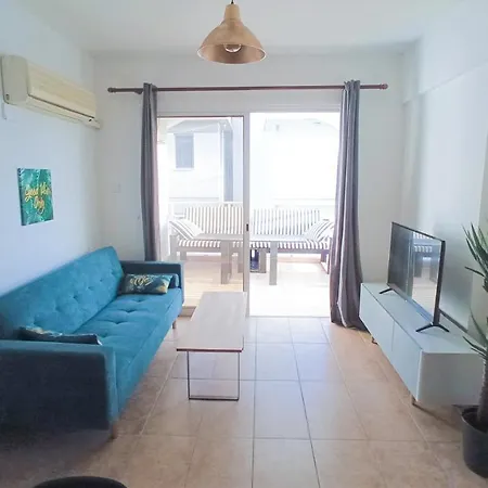 Luxury Maisonette -sea View, Netflix, Gym- 5 Min From Larnaca