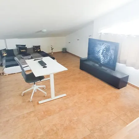Luxury Maisonette -sea View, Netflix, Gym- 5 Min From *