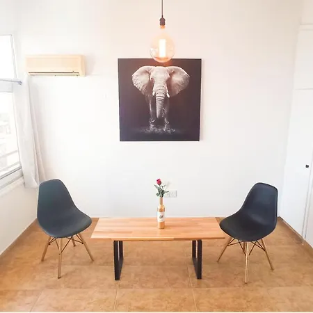 Appartement Luxury Maisonette - Ea View, Gym- 5 Min From Larnaca