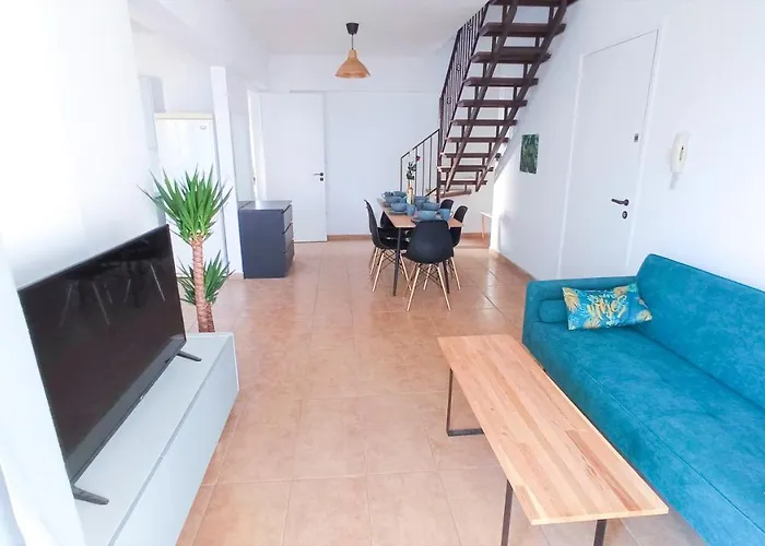 Luxury Maisonette - Ea View, Gym- 5 Min From * Λάρνακα