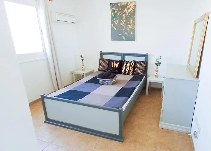 Luxury Maisonette - Ea View, Gym- 5 Min From * לרנקה