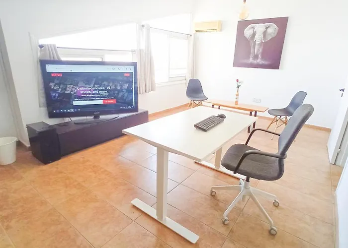 Luxury Maisonette - Ea View, Gym- 5 Min From Λάρνακα