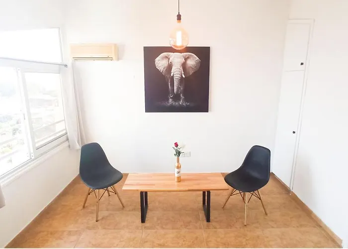 Апартаменти Luxury Maisonette - Ea View, Gym- 5 Min From Ларнака